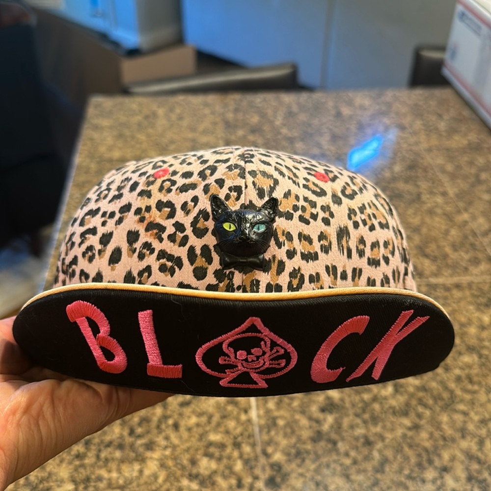 🩵 A very unique Korean Cap in Excellent condition / free size